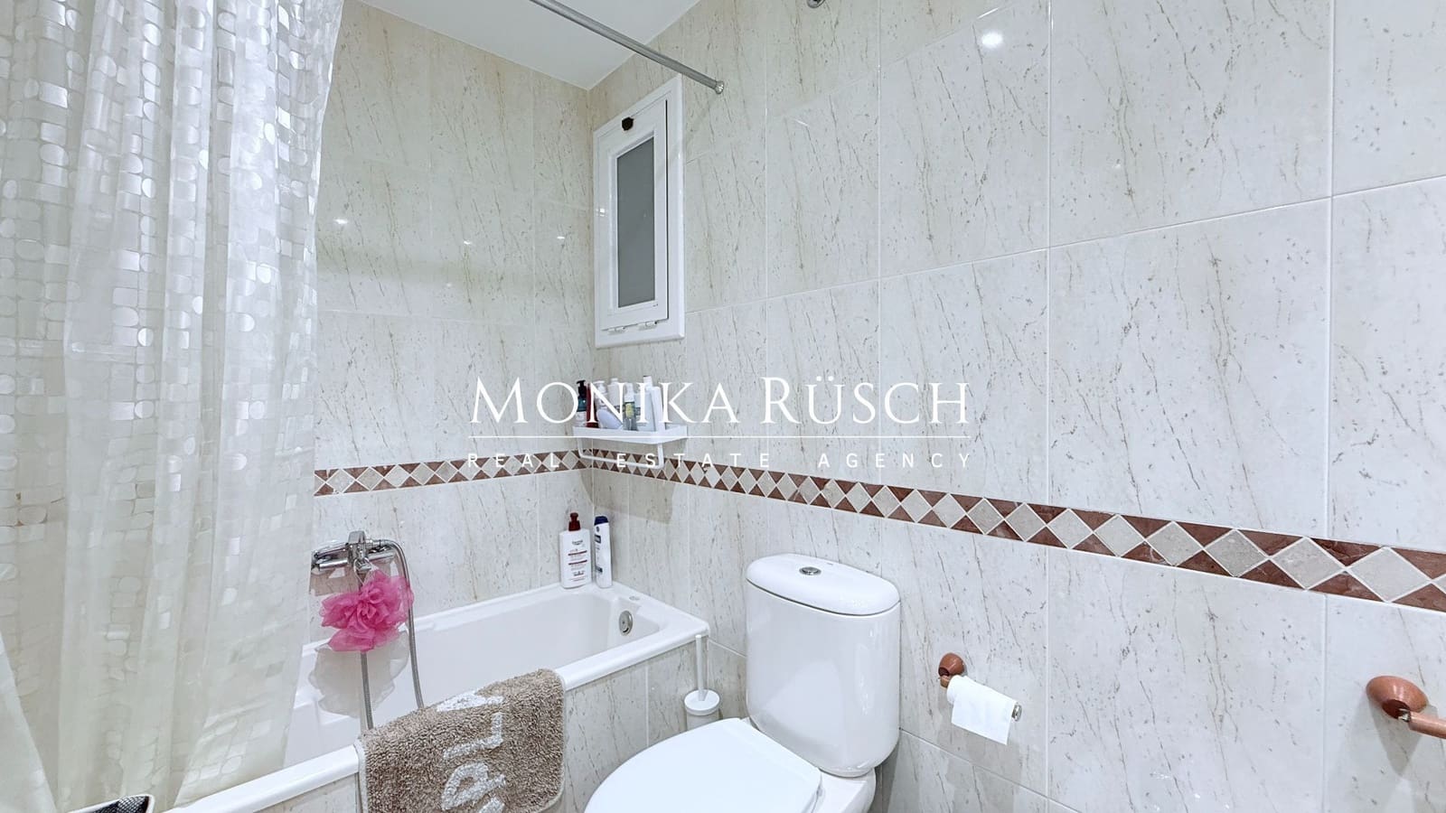 Piso de 2 habitaciones en Barcelona ciudad en alquiler con garaje - 2.140 € (Ref: 9824659)