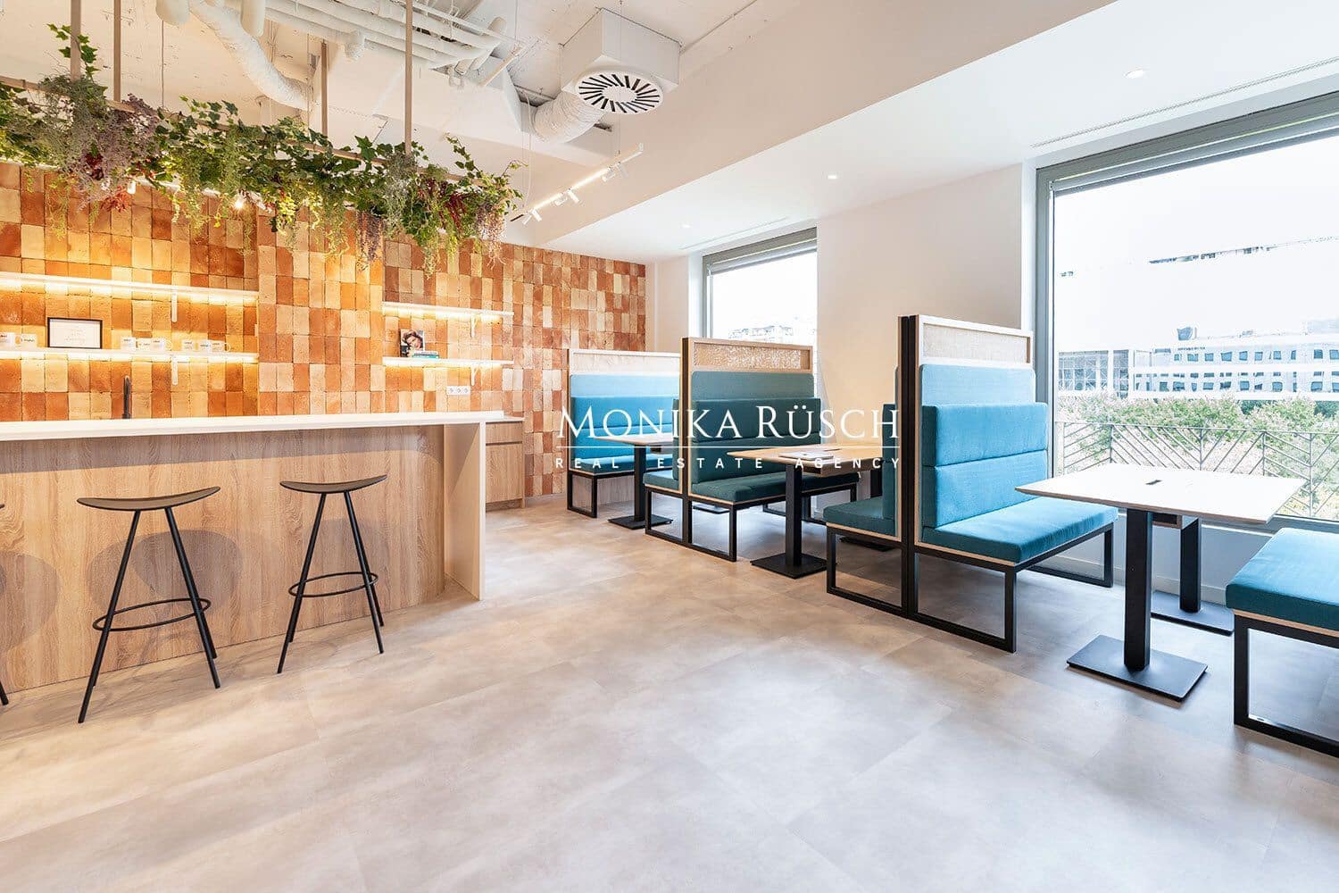 Kontor til leje i Barcelona by med garage - € 1.300 (Ref: 9835167)