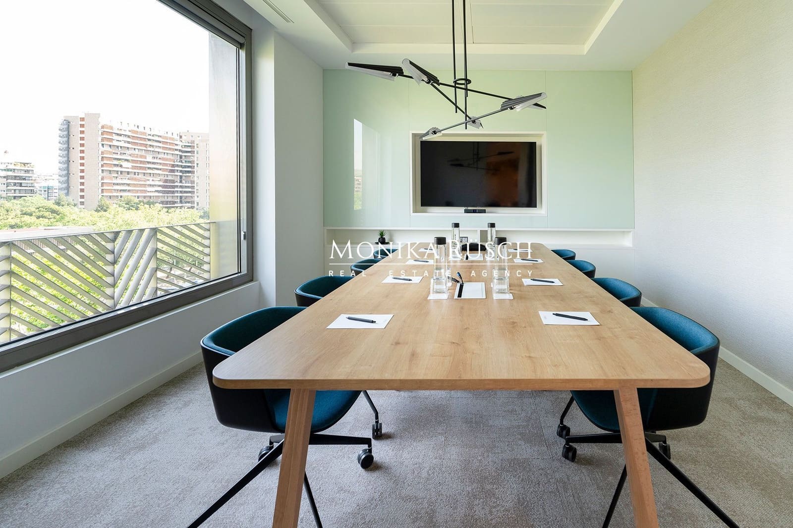 Kontor til leje i Barcelona by med garage - € 1.300 (Ref: 9835167)