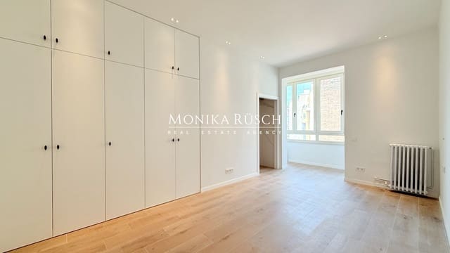 4 soveværelse Lejlighed til leje i Barcelona by - € 5.200 (Ref: 9838865)