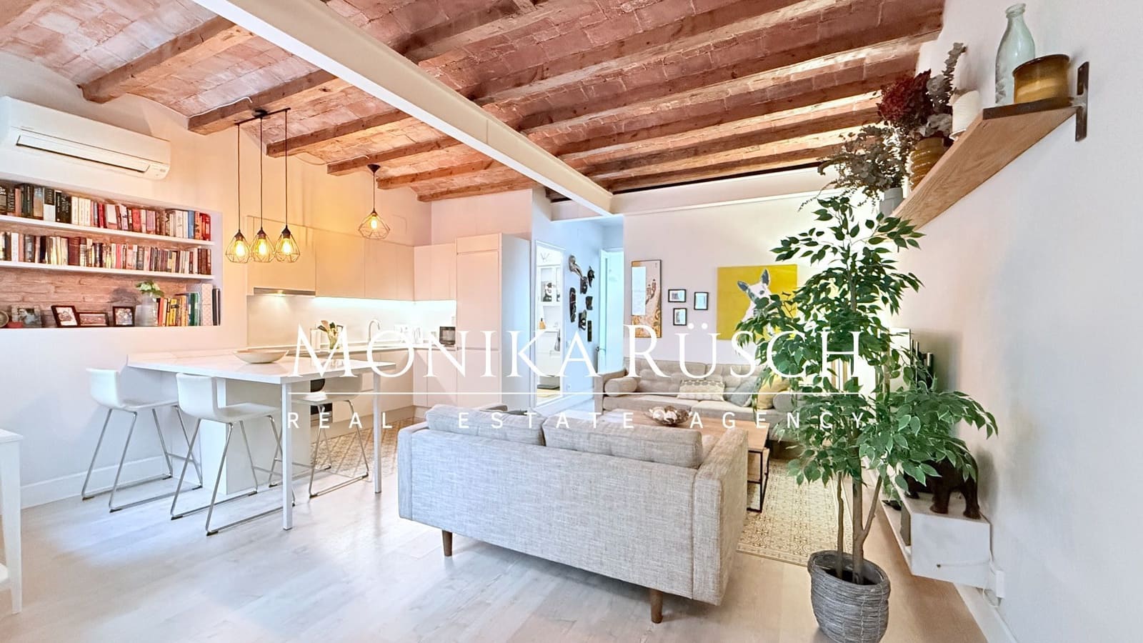 2 soveværelse Lejlighed til salg i Barcelona by - € 399.975 (Ref: 9838869)