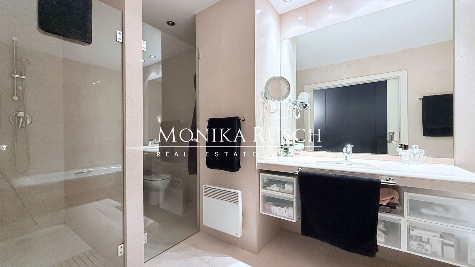 3 bedroom Flat for sale in Barcelona city with garage - € 1,050,000 (Ref: 9838870)