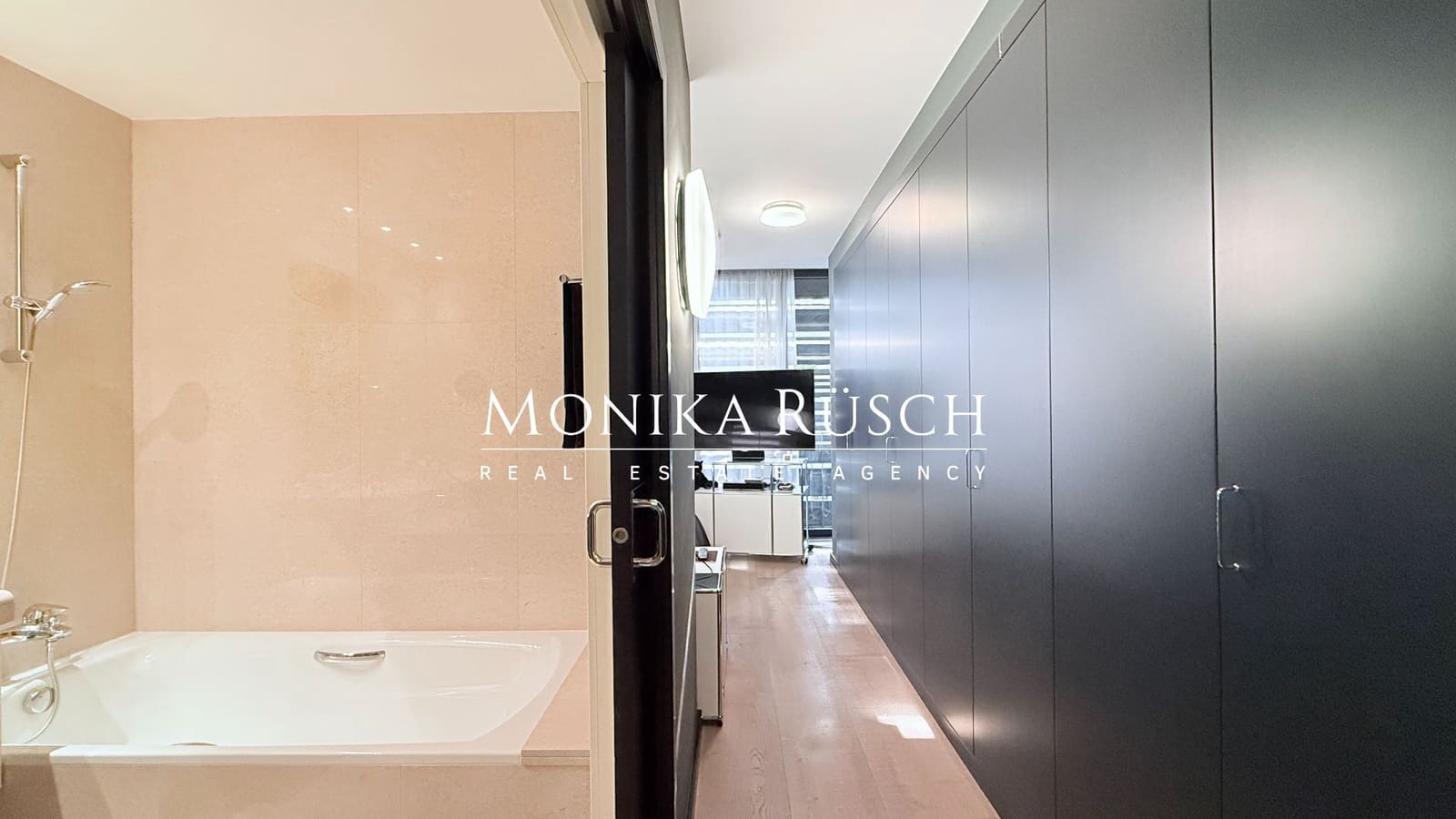 3 bedroom Flat for sale in Barcelona city with garage - € 1,050,000 (Ref: 9838870)