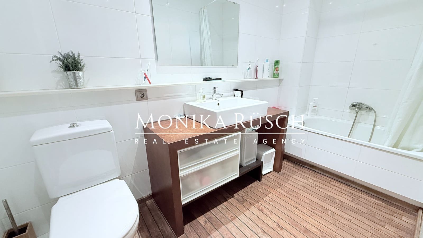 3 slaapkamer Flat te koop in Barcelona stad - € 680.000 (Ref: 9838871)