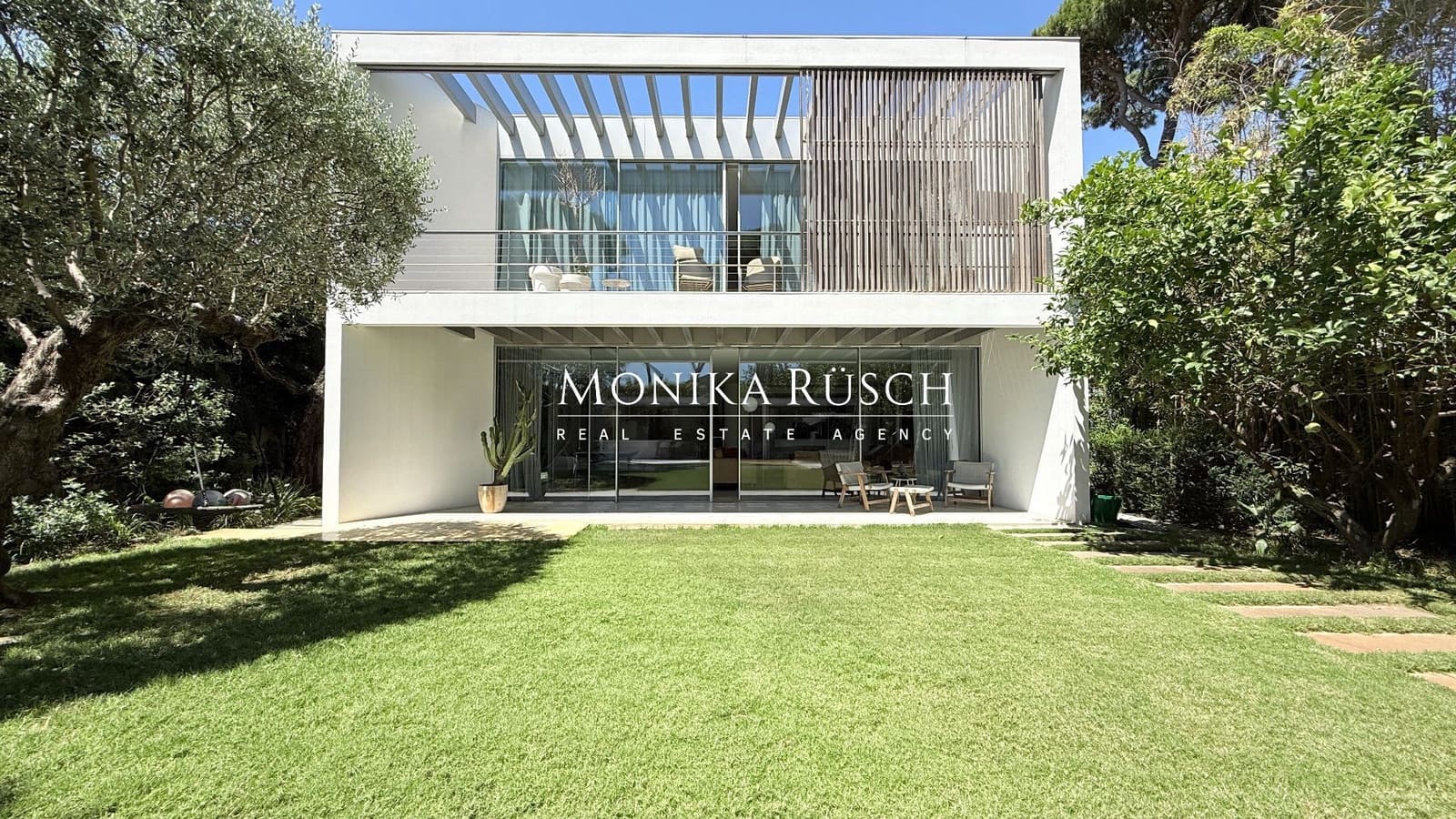 5 bedroom Villa for rent in Castelldefels with pool garage - € 18,000 (Ref: 9844815)