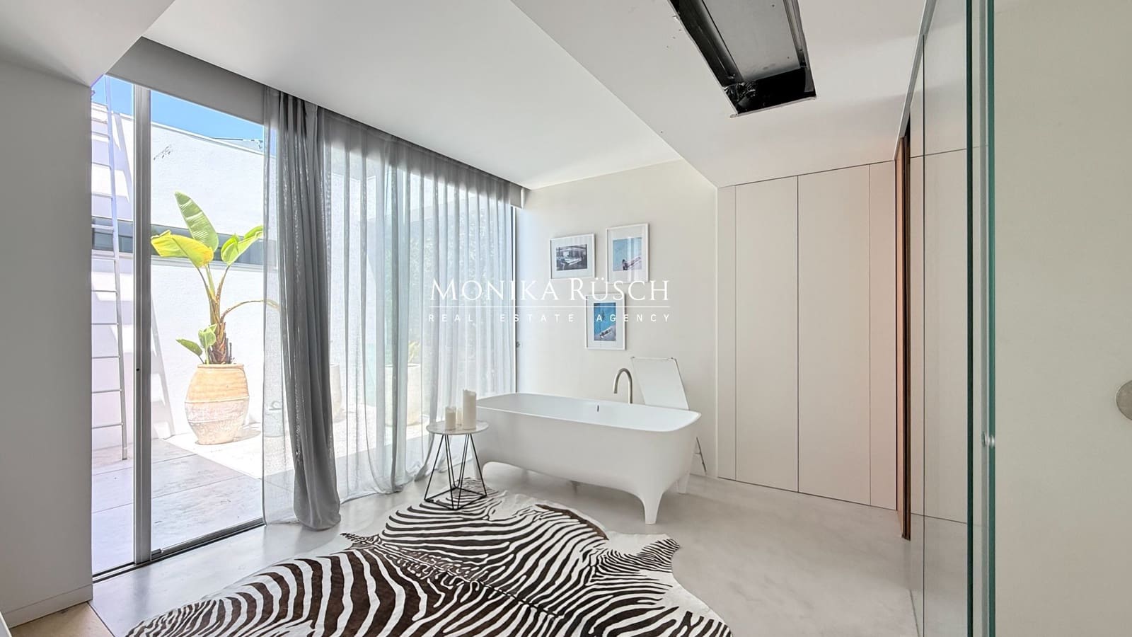 5 bedroom Villa for rent in Castelldefels with pool garage - € 18,000 (Ref: 9844815)