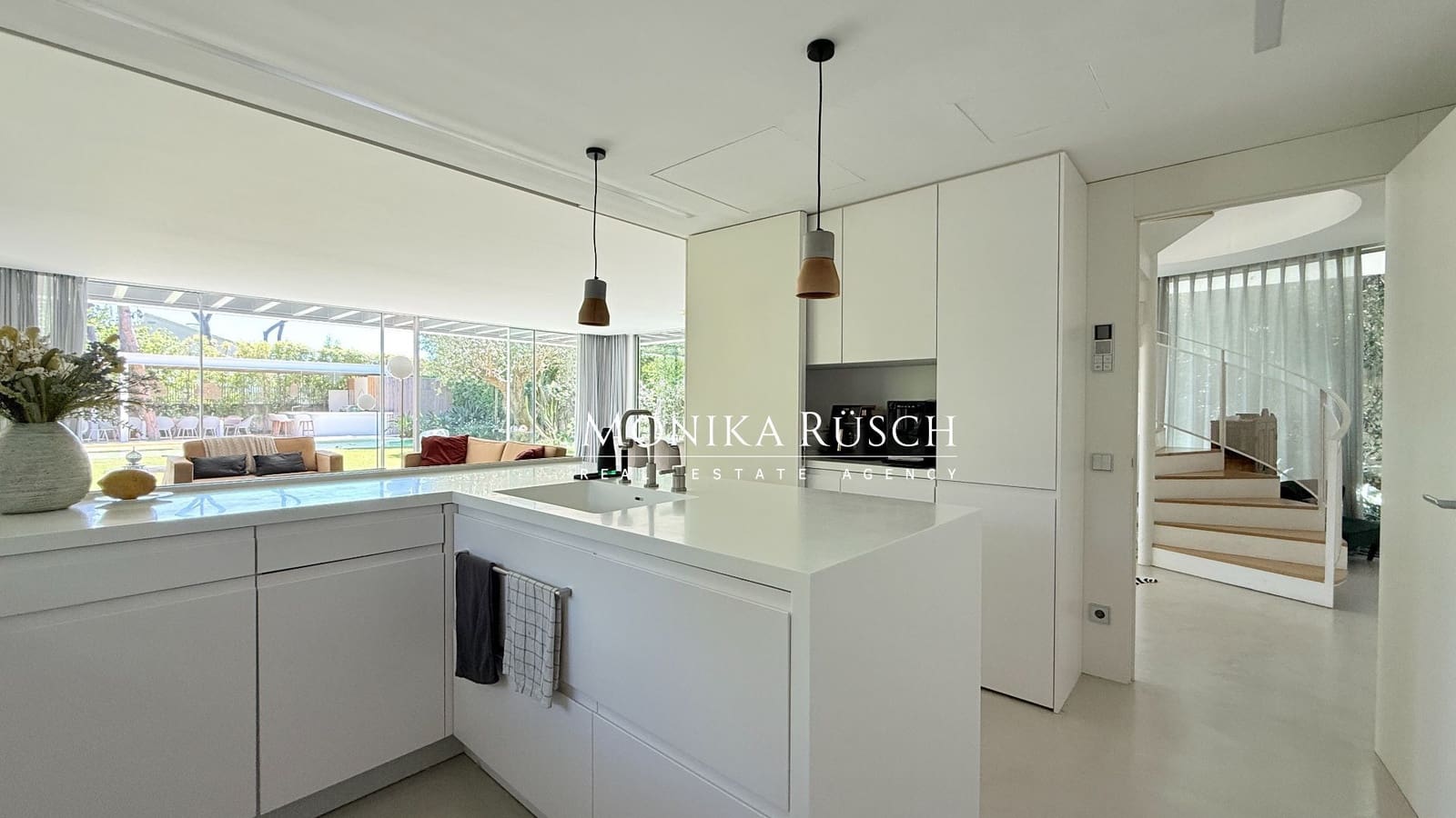 5 bedroom Villa for rent in Castelldefels with pool garage - € 18,000 (Ref: 9844815)