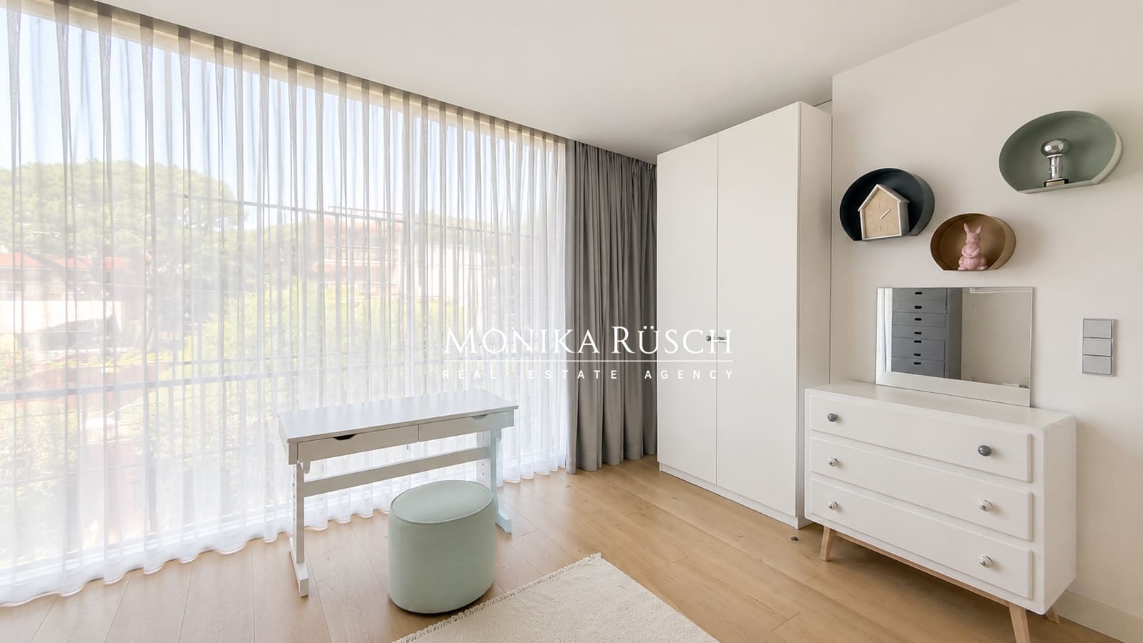 5 bedroom Villa for rent in Castelldefels with pool garage - € 18,000 (Ref: 9844815)