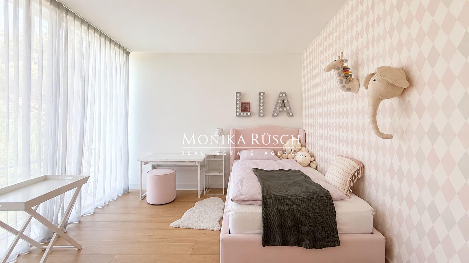 5 bedroom Villa for rent in Castelldefels with pool garage - € 18,000 (Ref: 9844815)