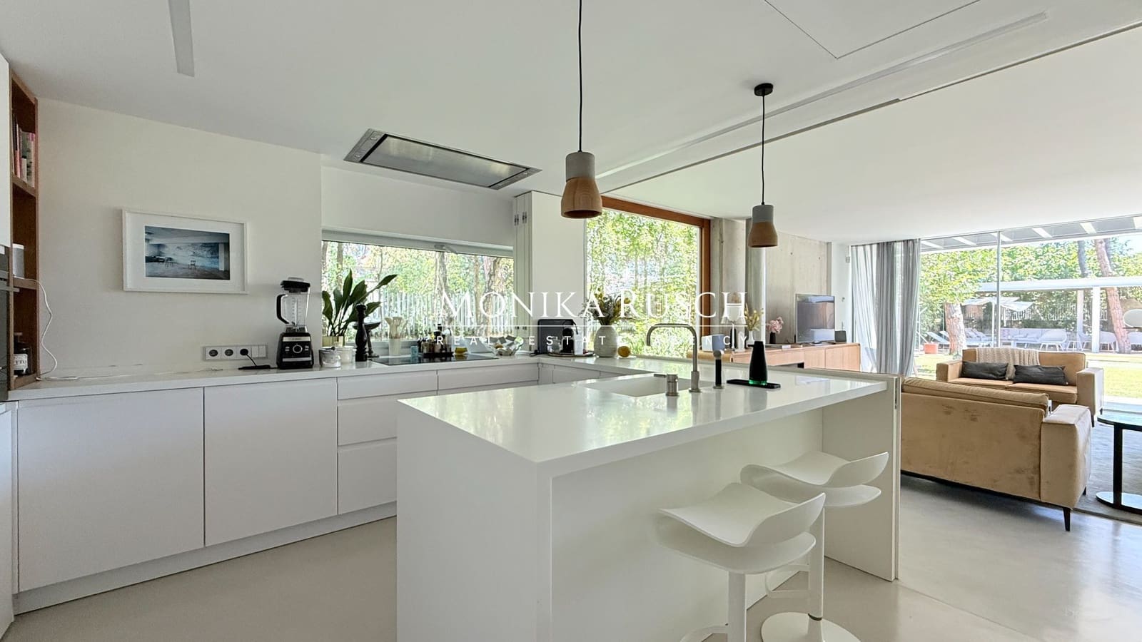 5 bedroom Villa for rent in Castelldefels with pool garage - € 18,000 (Ref: 9844815)
