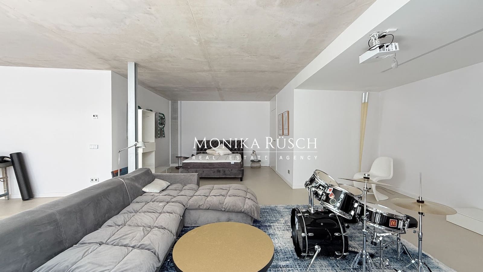 5 bedroom Villa for rent in Castelldefels with pool garage - € 18,000 (Ref: 9844815)