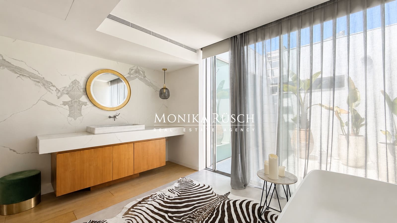 5 bedroom Villa for rent in Castelldefels with pool garage - € 18,000 (Ref: 9844815)