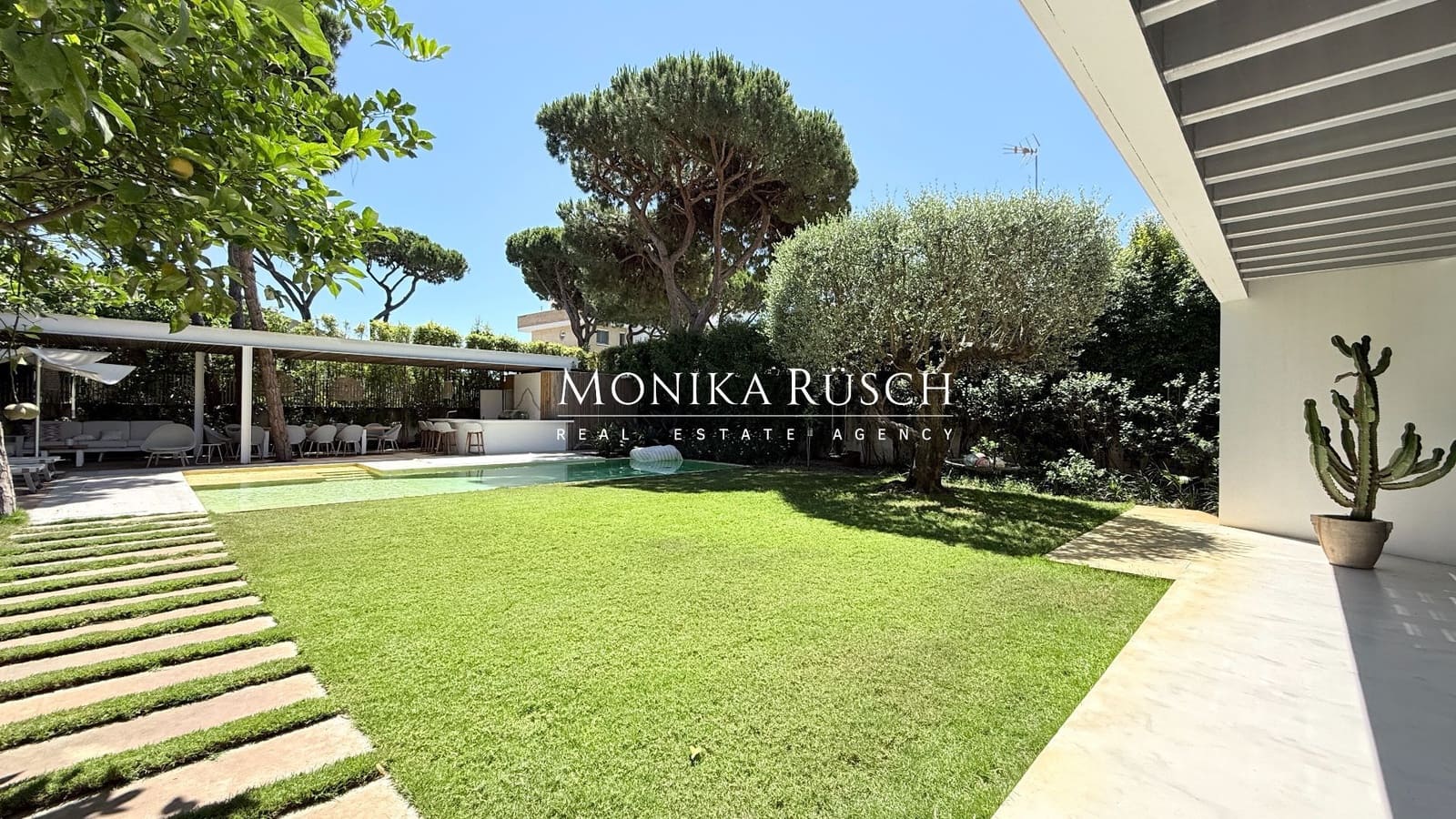 5 bedroom Villa for rent in Castelldefels with pool garage - € 18,000 (Ref: 9844815)
