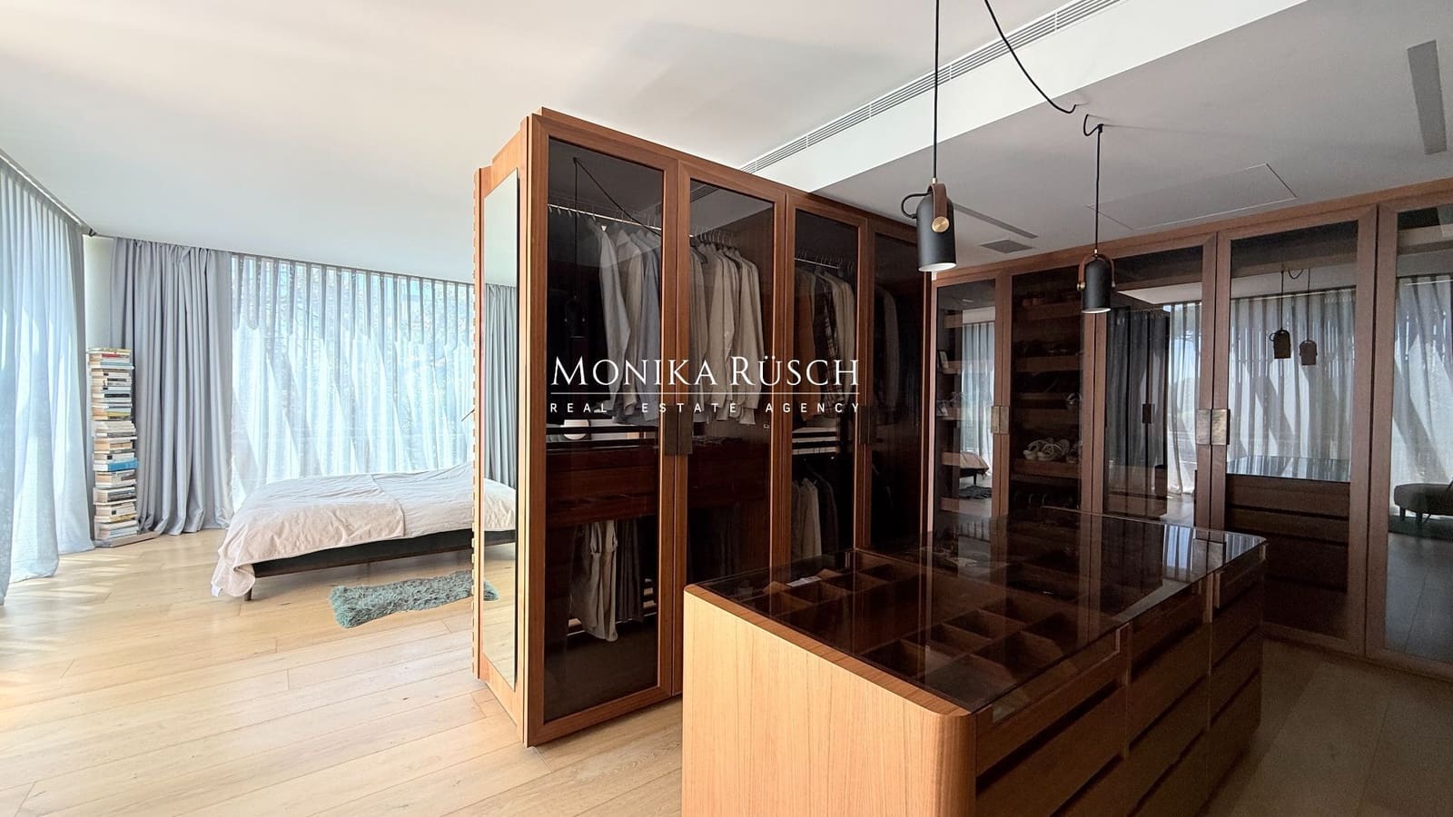 5 bedroom Villa for rent in Castelldefels with pool garage - € 18,000 (Ref: 9844815)