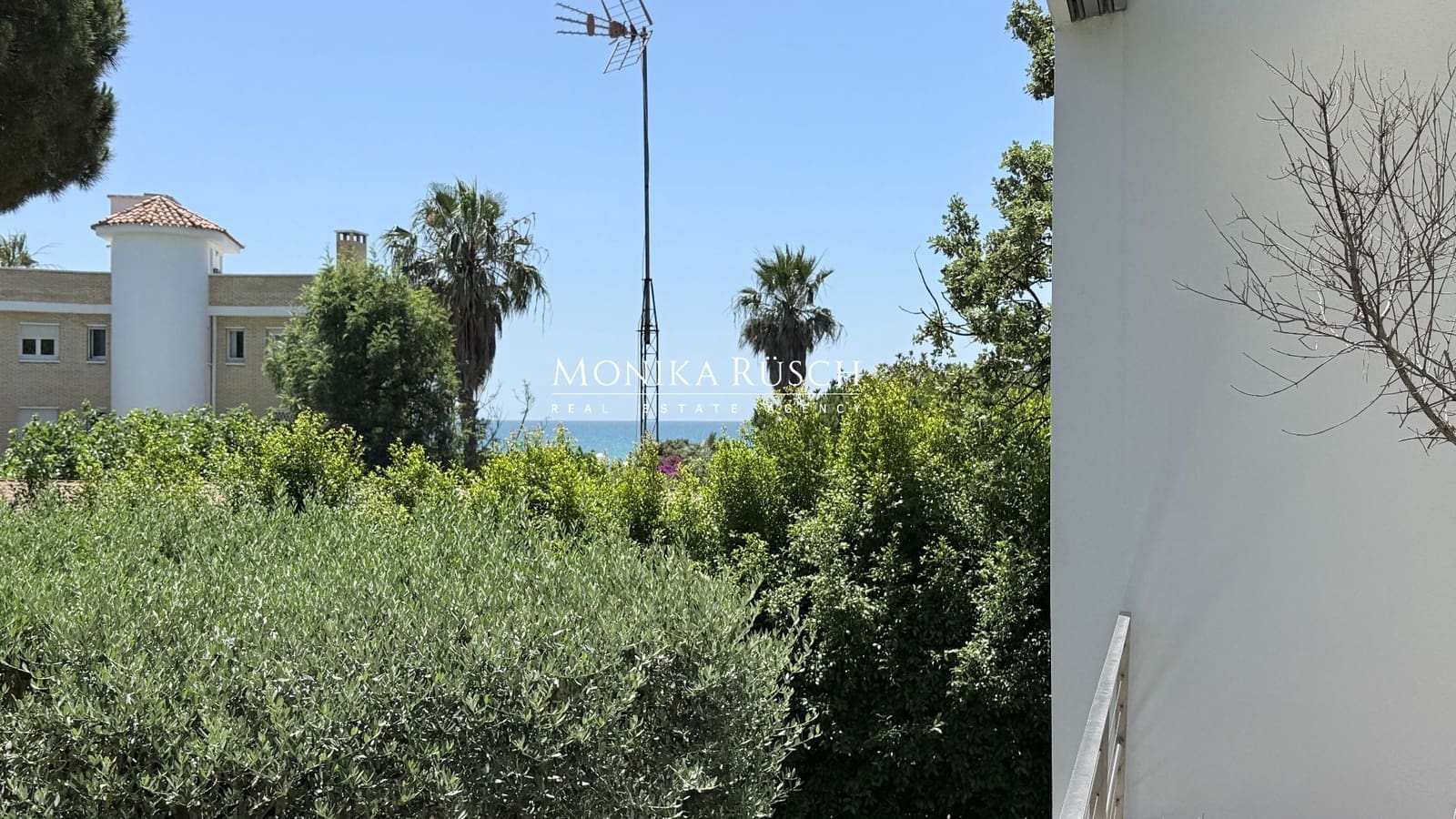 5 bedroom Villa for rent in Castelldefels with pool garage - € 18,000 (Ref: 9844815)