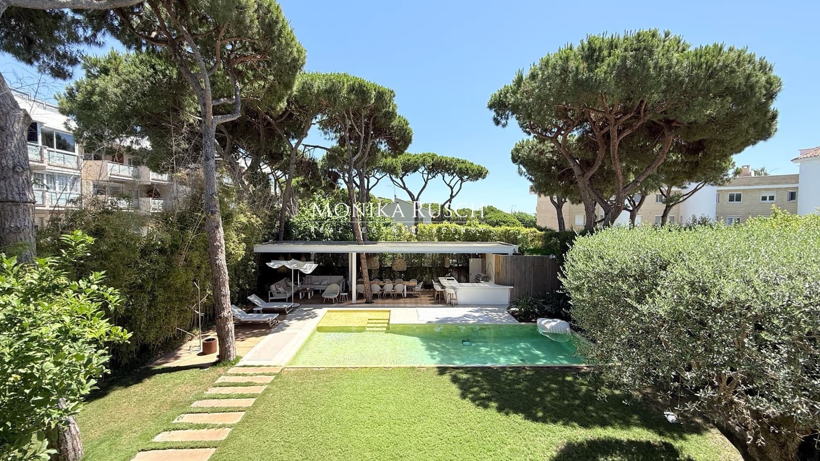 5 bedroom Villa for rent in Castelldefels with pool garage - € 18,000 (Ref: 9844815)