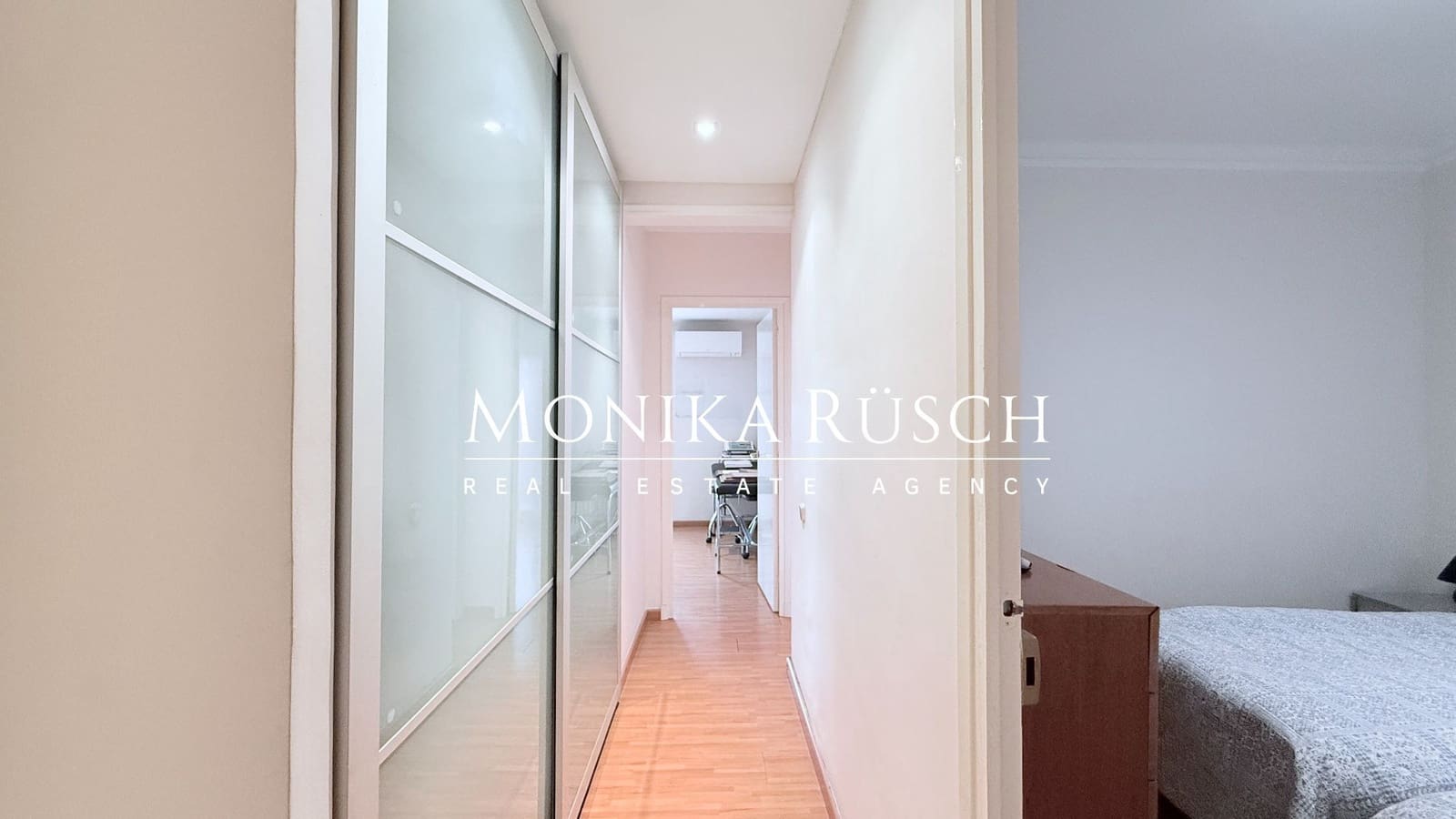 3 slaapkamer Flat te koop in Barcelona stad - € 650.000 (Ref: 9864009)