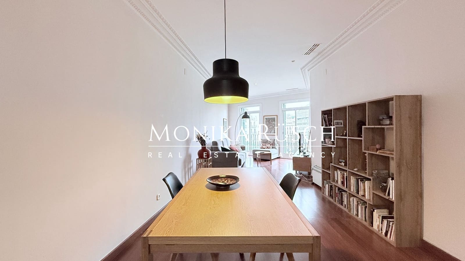 3 slaapkamer Flat te koop in Barcelona stad - € 650.000 (Ref: 9864009)
