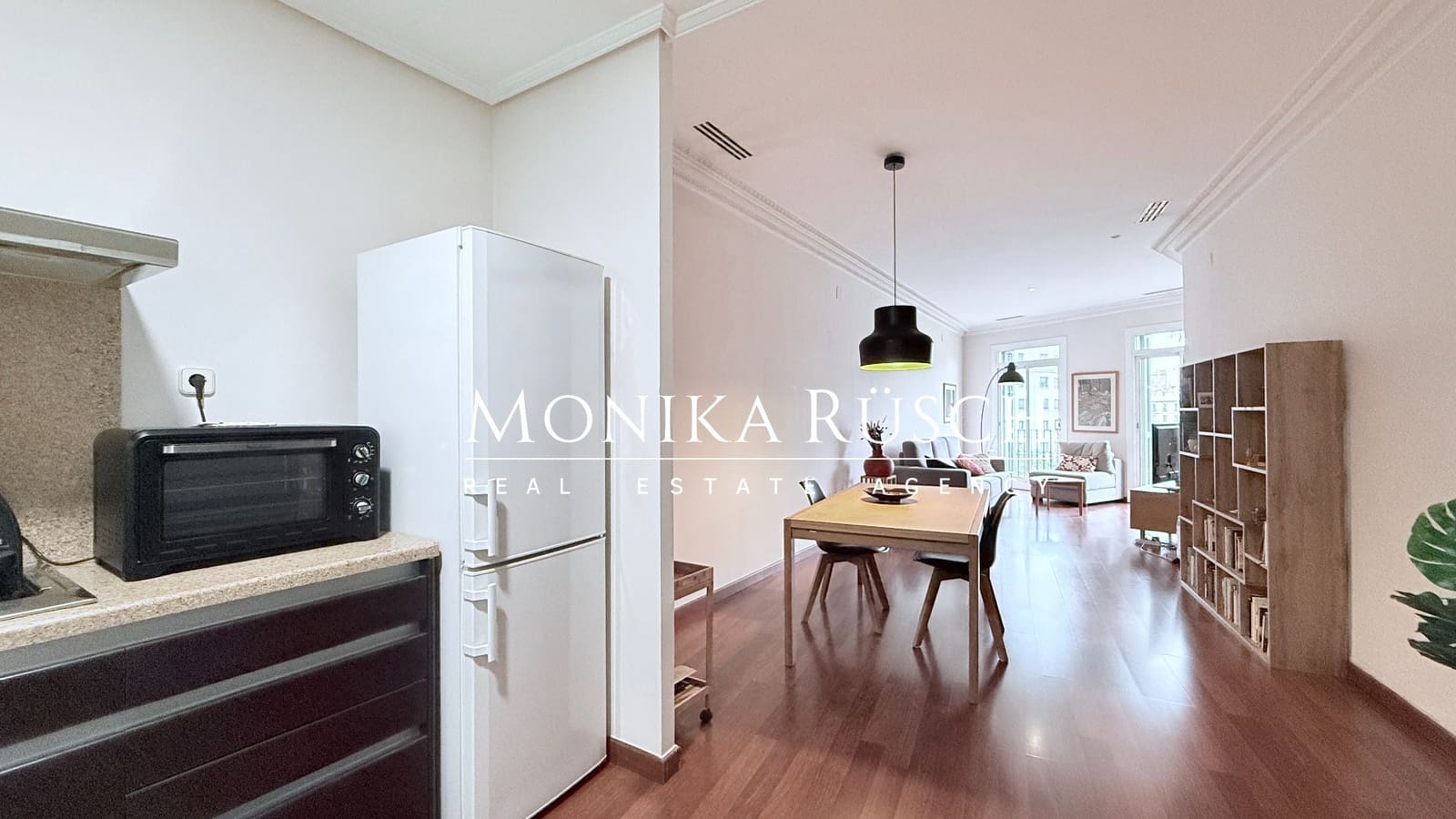 3 slaapkamer Flat te koop in Barcelona stad - € 650.000 (Ref: 9864009)