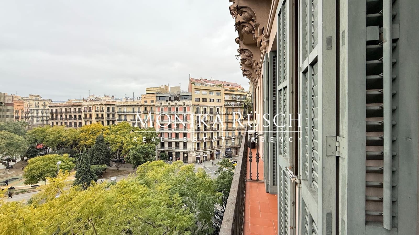 3 slaapkamer Flat te koop in Barcelona stad - € 650.000 (Ref: 9864009)