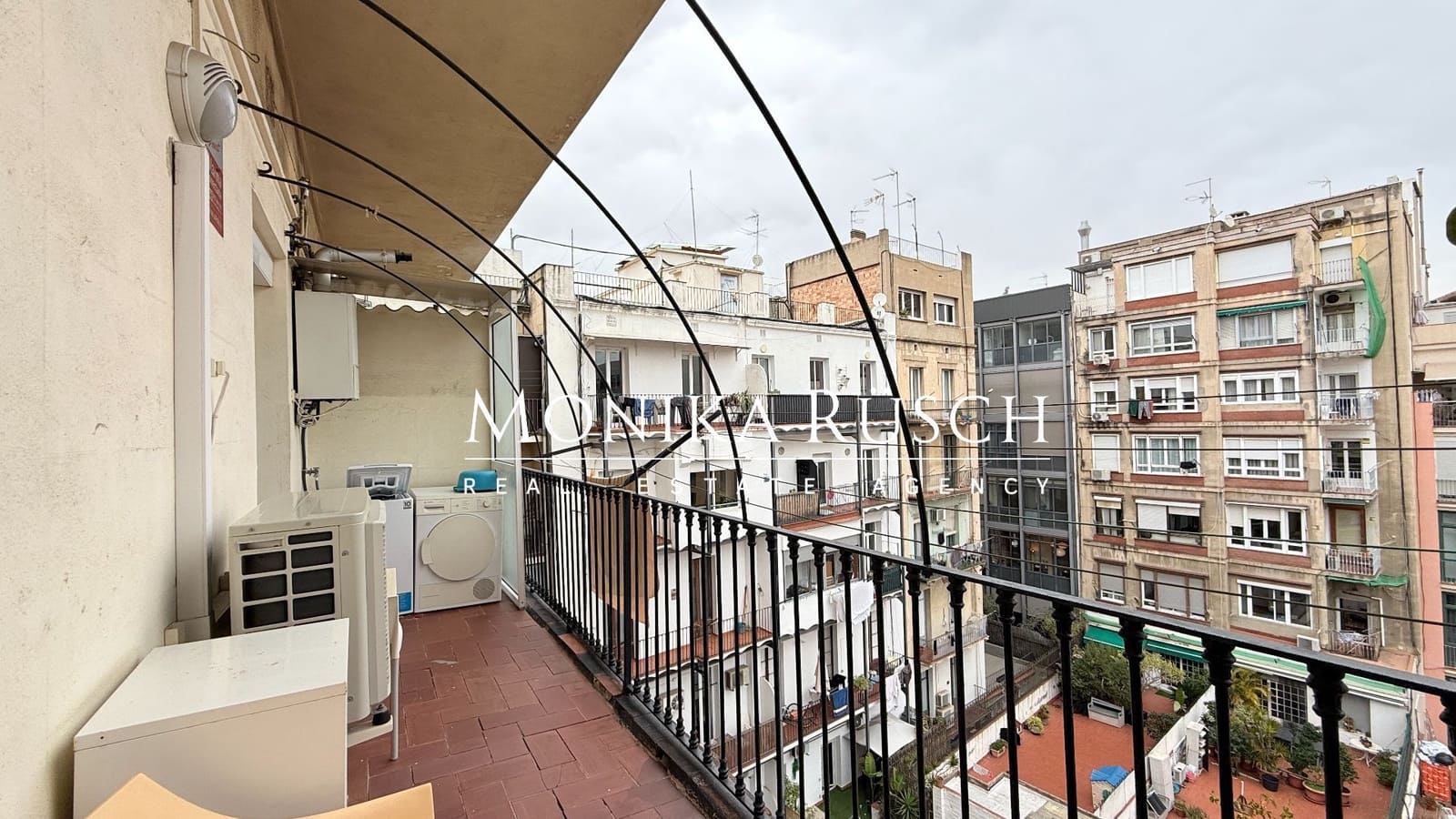 3 slaapkamer Flat te koop in Barcelona stad - € 650.000 (Ref: 9864009)