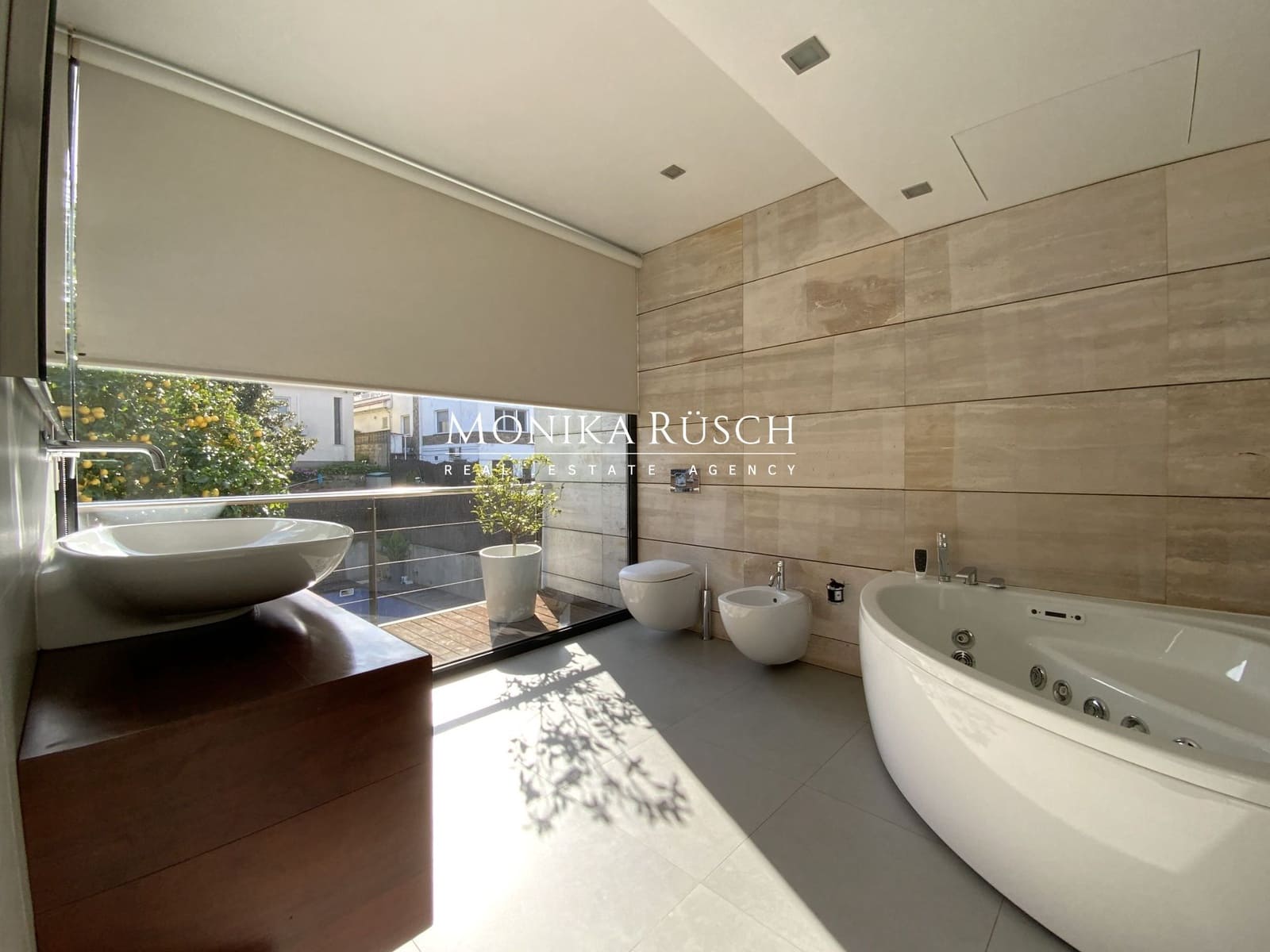6 bedroom Villa for sale in Sant Cugat del Valles with pool garage - € 1,950,000 (Ref: 9875646)