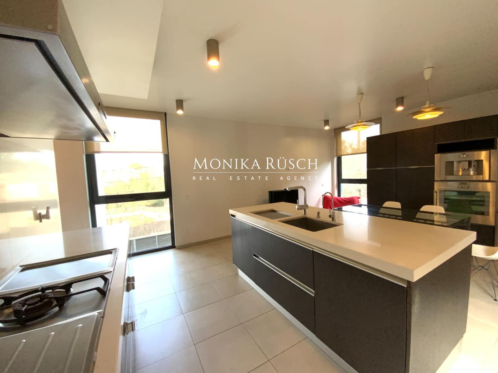 6 bedroom Villa for sale in Sant Cugat del Valles with pool garage - € 1,950,000 (Ref: 9875646)