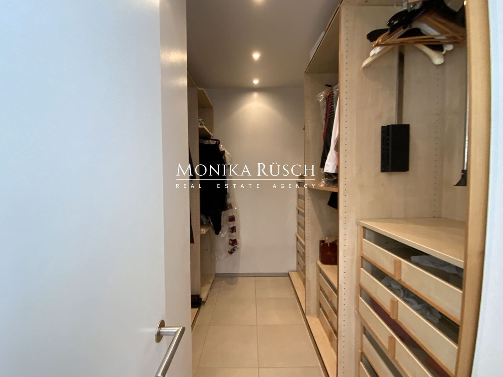 6 bedroom Villa for sale in Sant Cugat del Valles with pool garage - € 1,950,000 (Ref: 9875646)