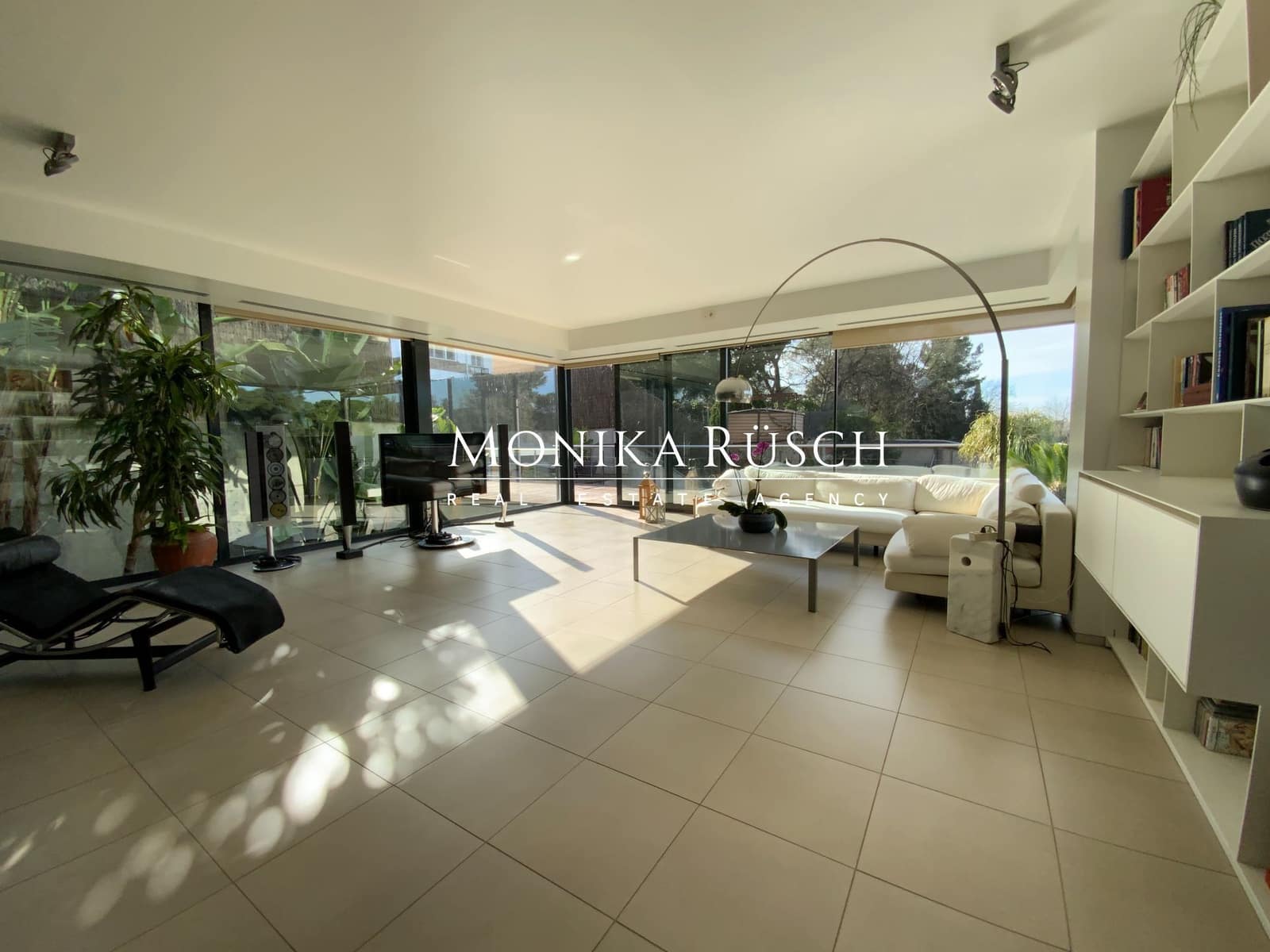 6 bedroom Villa for sale in Sant Cugat del Valles with pool garage - € 1,950,000 (Ref: 9875646)