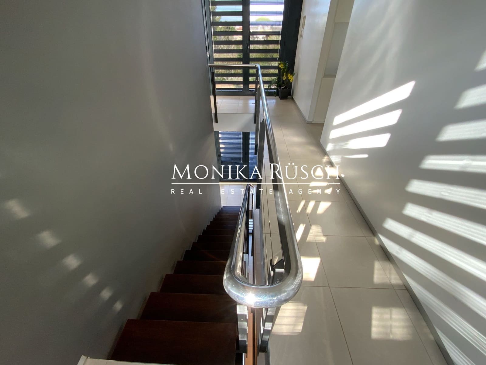 6 bedroom Villa for sale in Sant Cugat del Valles with pool garage - € 1,950,000 (Ref: 9875646)