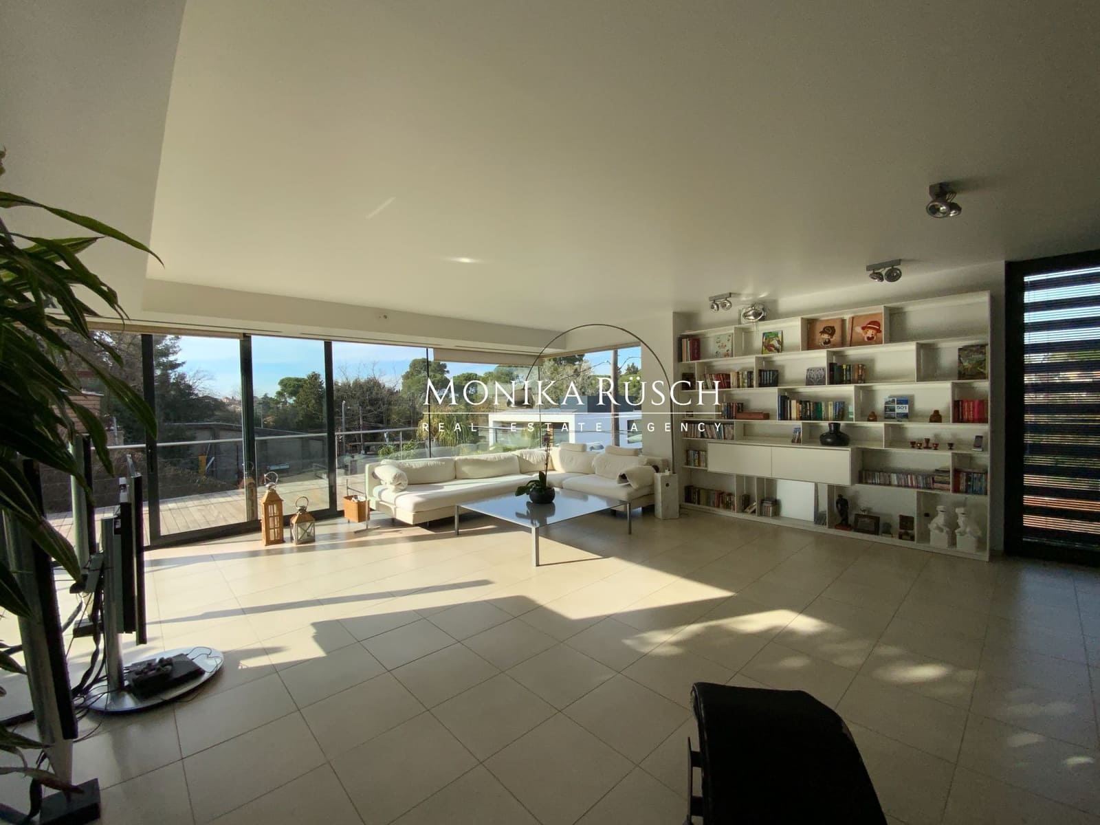 6 bedroom Villa for sale in Sant Cugat del Valles with pool garage - € 1,950,000 (Ref: 9875646)