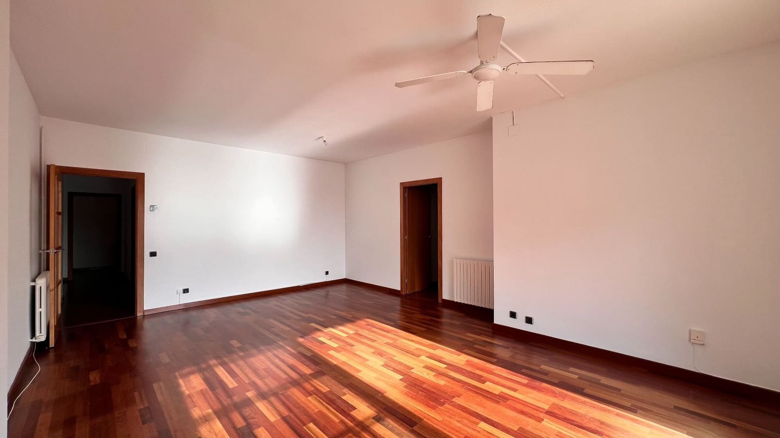 4 sypialnia Mieszkanie do wynajęcia w Miasto Barcelona z garażem - 2 489 € (Ref: 9891625)