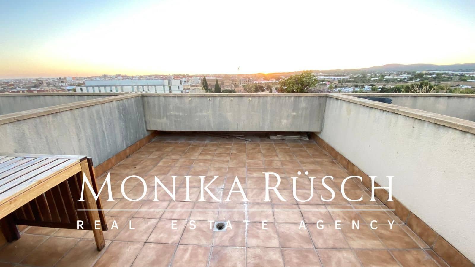 3 bedroom Penthouse for rent in Vilanova i la Geltru with pool garage - € 2,500 (Ref: 9895728)