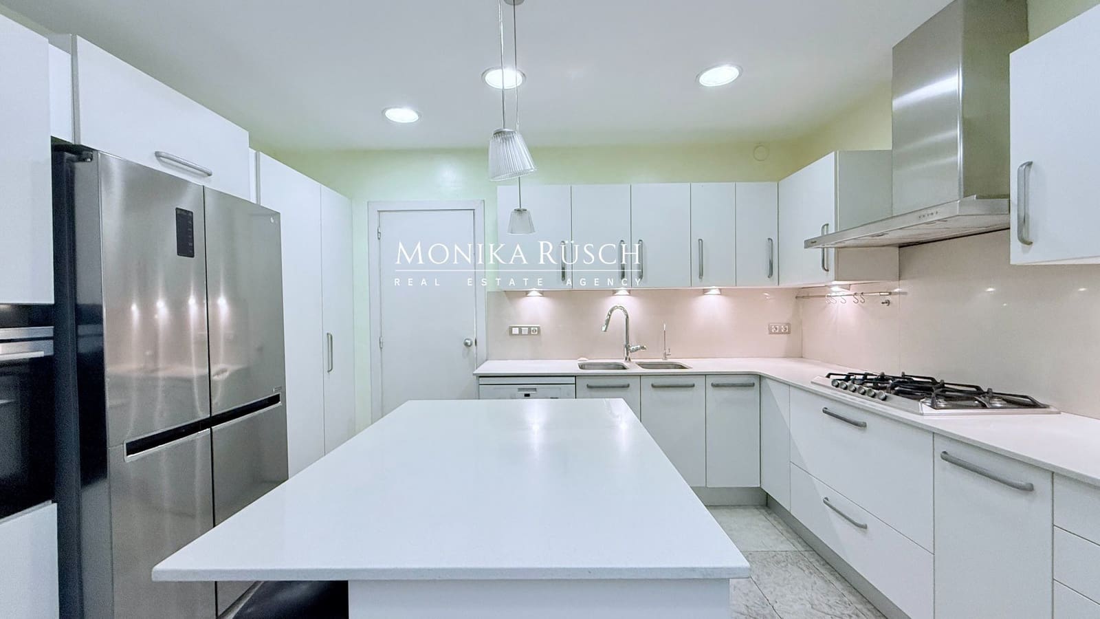 5 quarto Apartamento para venda em Barcelona cidade com piscina garagem - 1 250 000 € (Ref: 9902778)