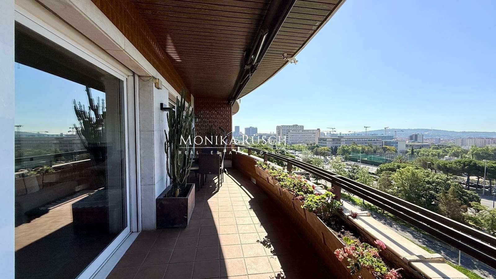 5 quarto Apartamento para venda em Barcelona cidade com piscina garagem - 1 250 000 € (Ref: 9902778)