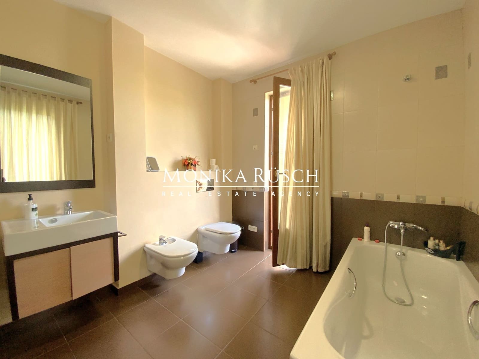 7 Zimmer Villa zu verkaufen in Castelldefels mit Pool Garage - 3.290.000 € (Ref: 9910006)