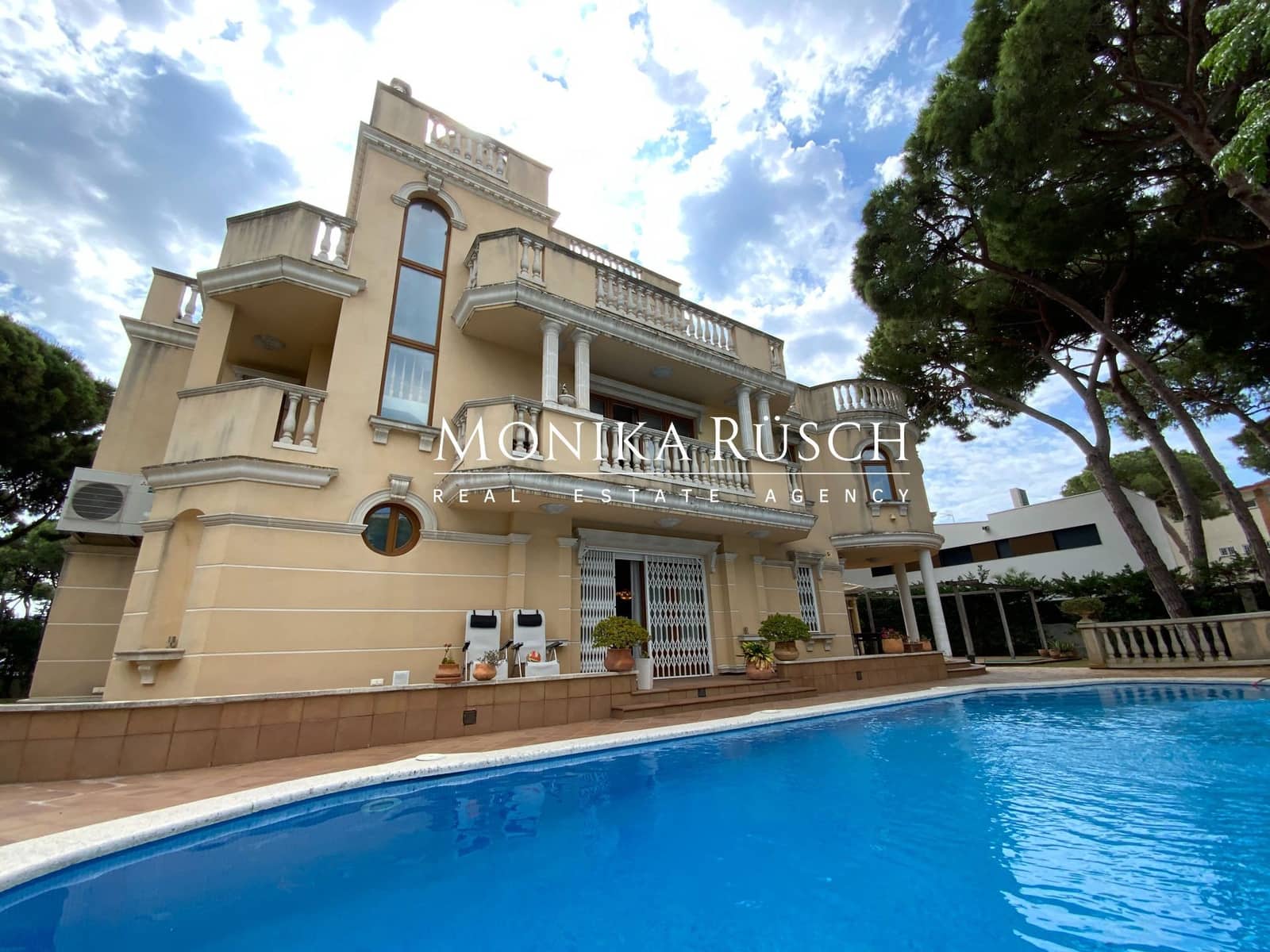 7 Zimmer Villa zu verkaufen in Castelldefels mit Pool Garage - 3.290.000 € (Ref: 9910006)