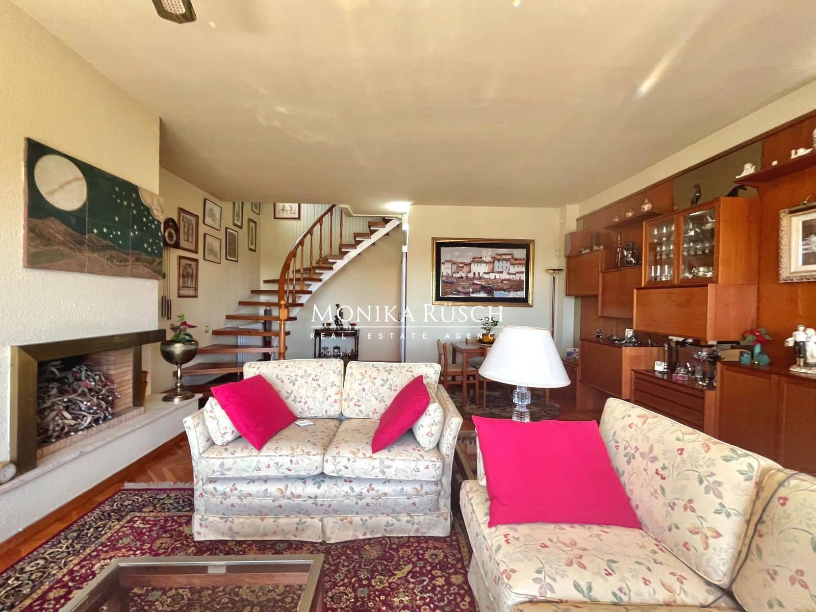 3 bedroom Villa for sale in Castelldefels with garage - € 1,300,000 (Ref: 9910007)