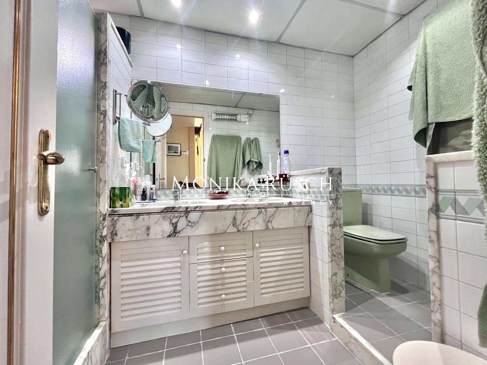 3 bedroom Villa for sale in Castelldefels with garage - € 1,300,000 (Ref: 9910007)