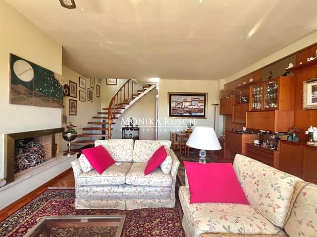3 bedroom Villa for sale in Castelldefels - € 1,300,000 (Ref: 9910007)