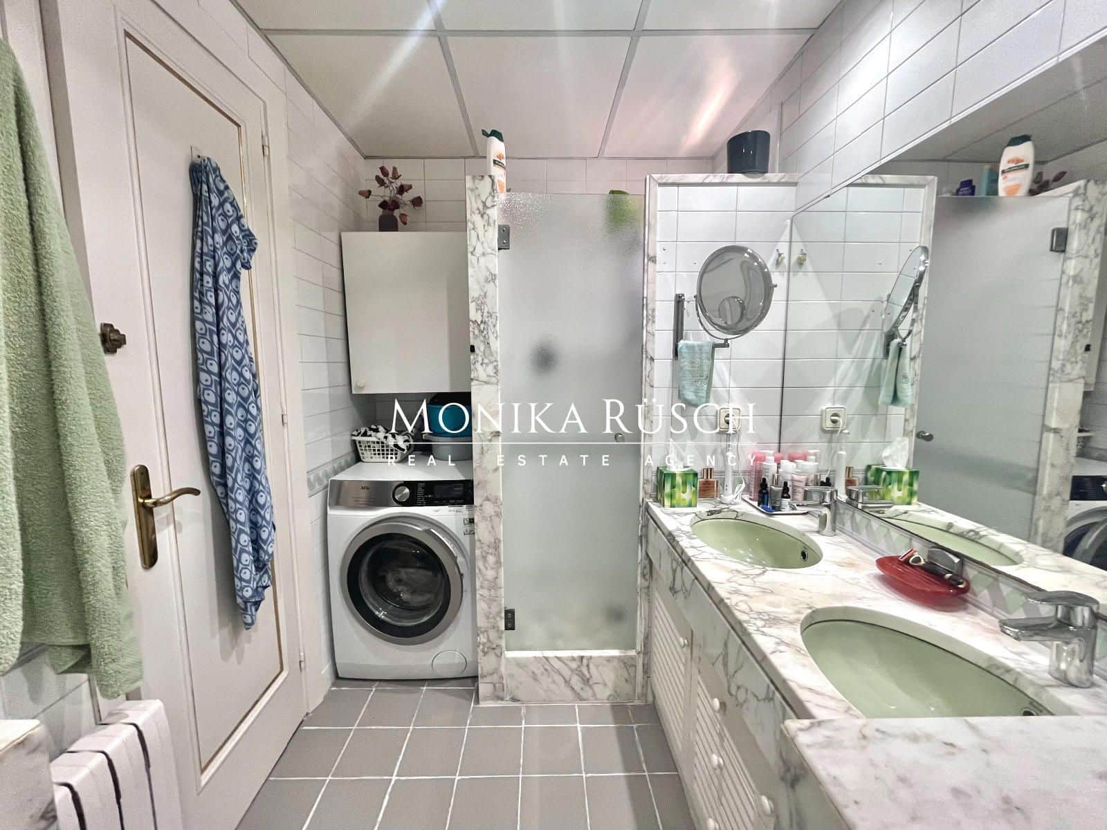 3 bedroom Villa for sale in Castelldefels with garage - € 1,300,000 (Ref: 9910007)