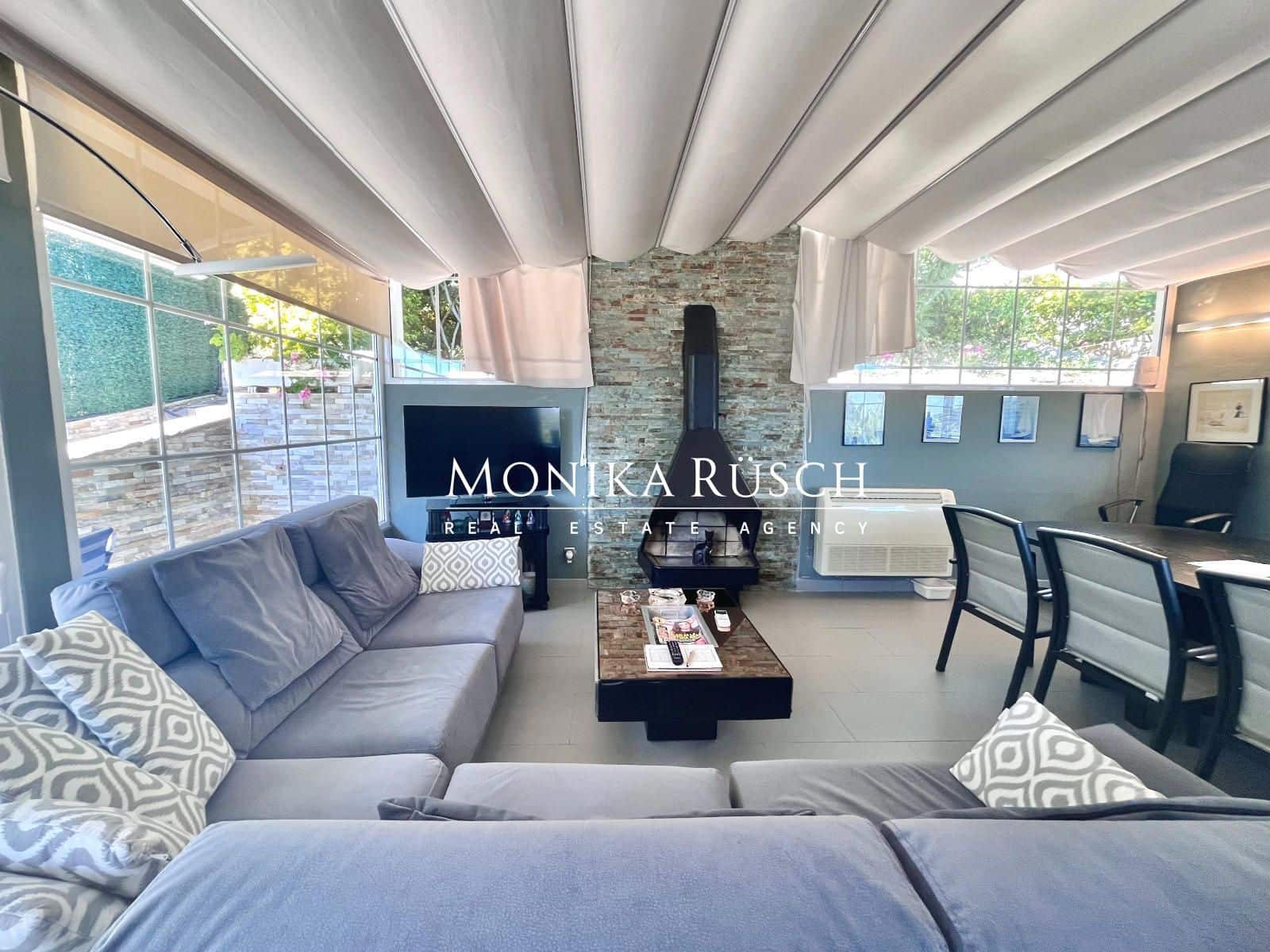 3 bedroom Villa for sale in Castelldefels with garage - € 1,300,000 (Ref: 9910007)