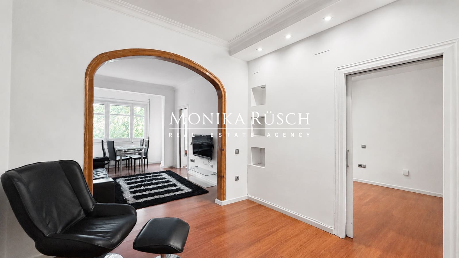 3 bedroom Flat for sale in Barcelona city - € 521,000 (Ref: 9919316)