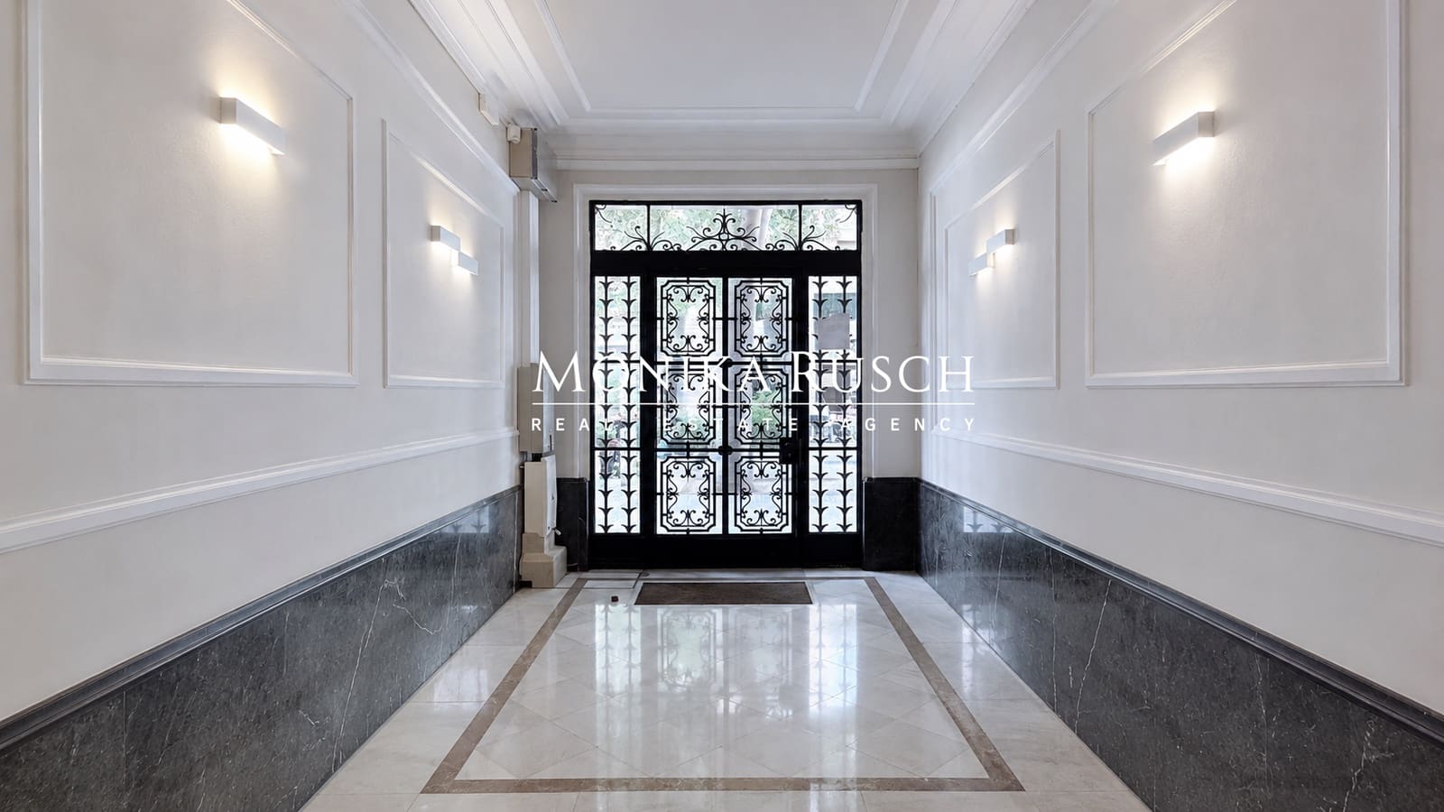 3 bedroom Flat for sale in Barcelona city - € 521,000 (Ref: 9919316)