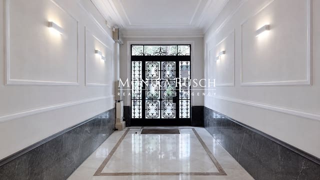 3 bedroom Flat for sale in Barcelona city - € 521,000 (Ref: 9919316)
