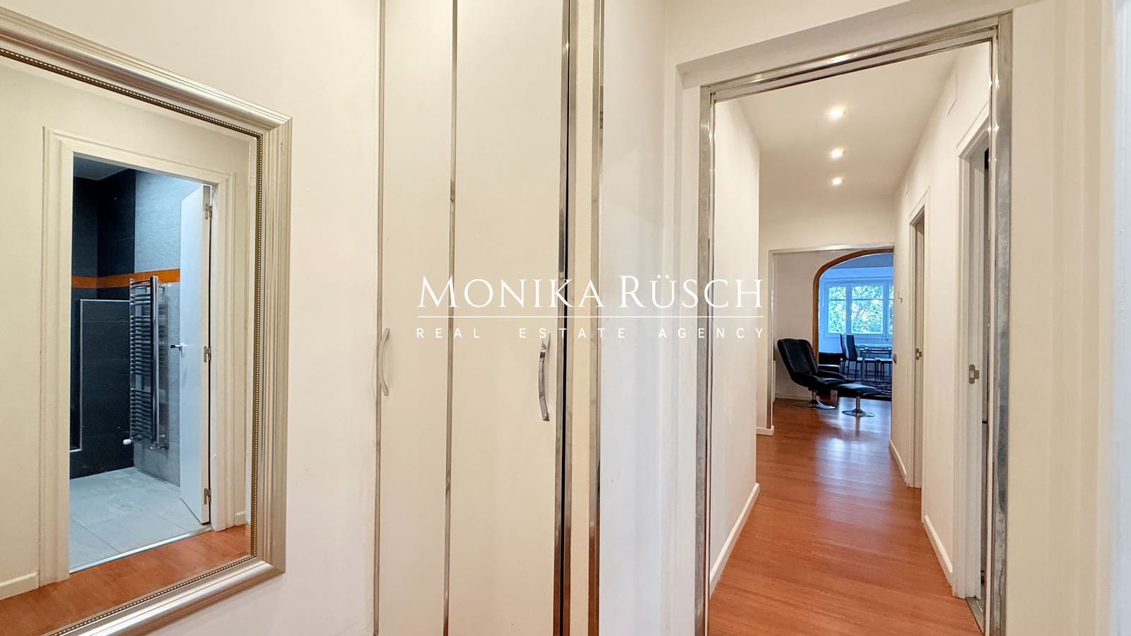 3 bedroom Flat for sale in Barcelona city - € 521,000 (Ref: 9919316)