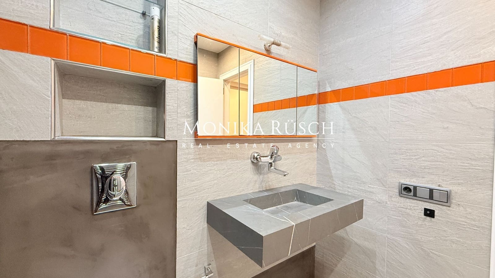 3 bedroom Flat for sale in Barcelona city - € 521,000 (Ref: 9919316)