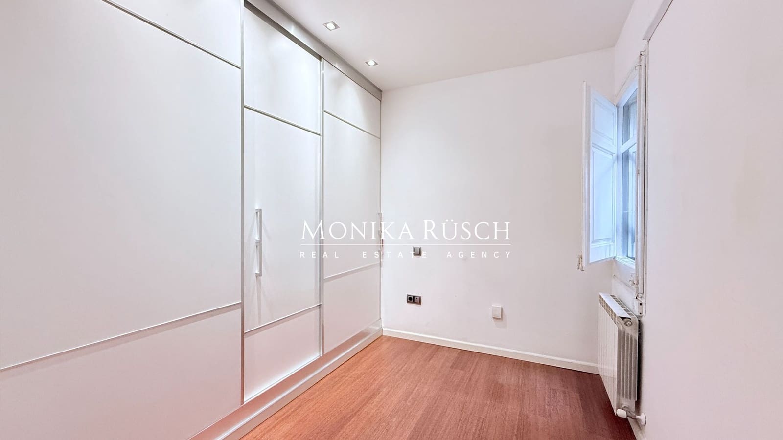 3 bedroom Flat for sale in Barcelona city - € 521,000 (Ref: 9919316)