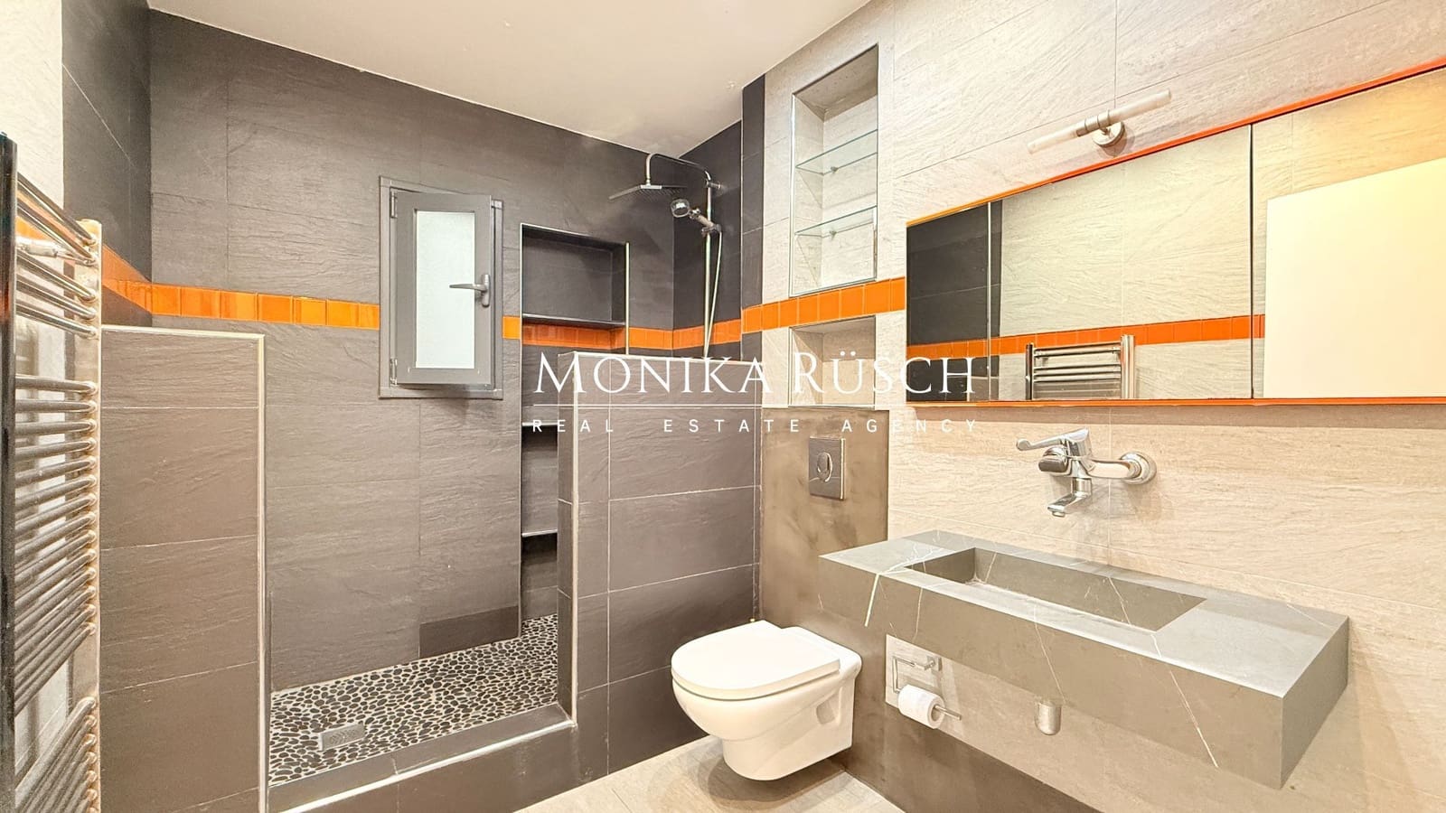 3 bedroom Flat for sale in Barcelona city - € 521,000 (Ref: 9919316)