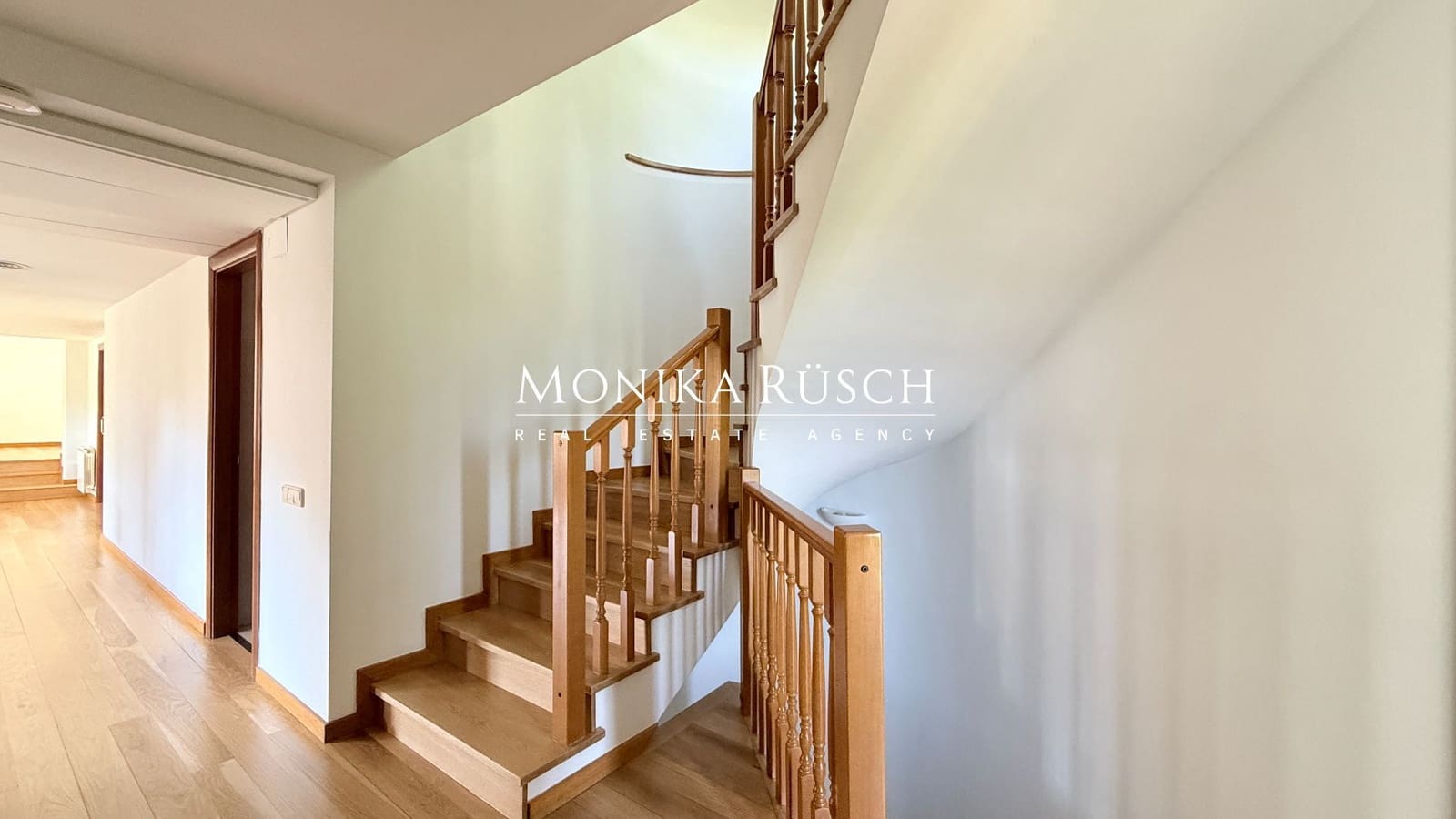 6 Zimmer Villa zu verkaufen in Barcelona Stadt mit Pool Garage - 2.300.000 € (Ref: 9919318)
